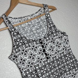 Banana Republic XS Black and White Diamond Patterned Tank Top